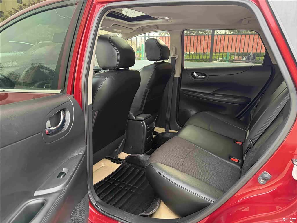 Nissan Tiida, 2012 7