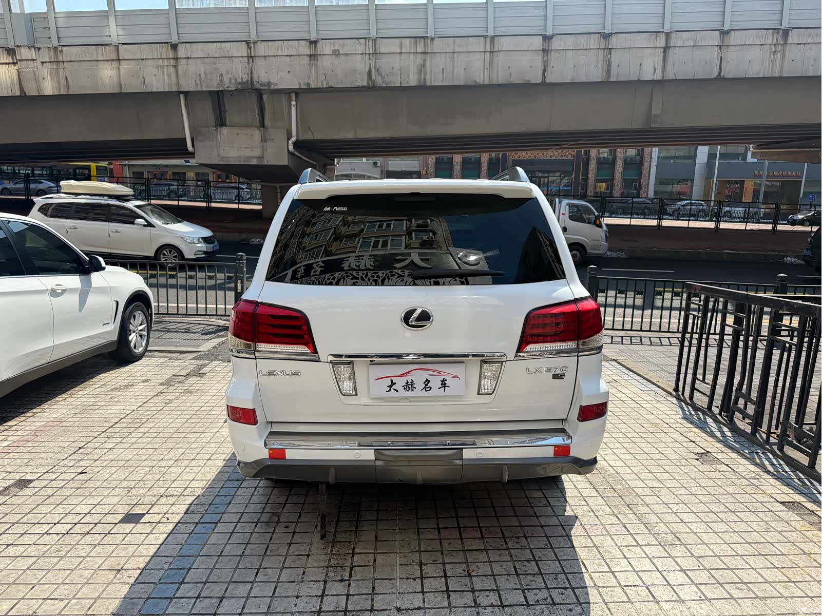 Lexus LX, 2009 все фото