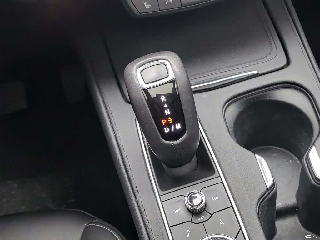Cadillac XT4, 2019 13