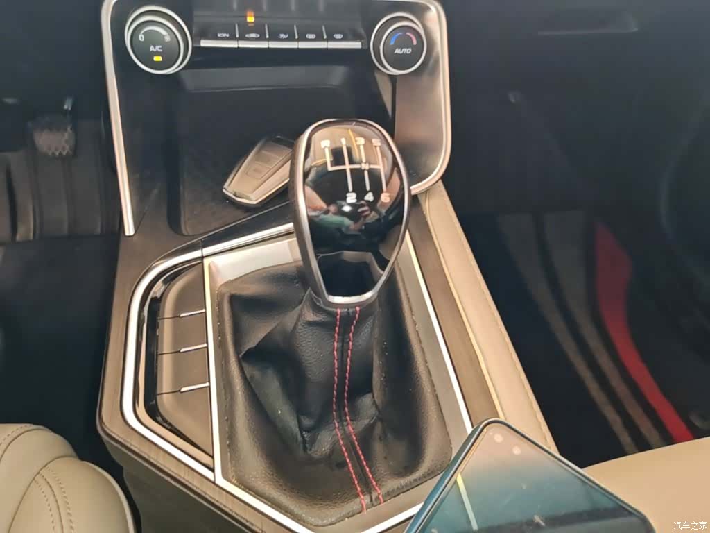 Geely Binray, 2019 10