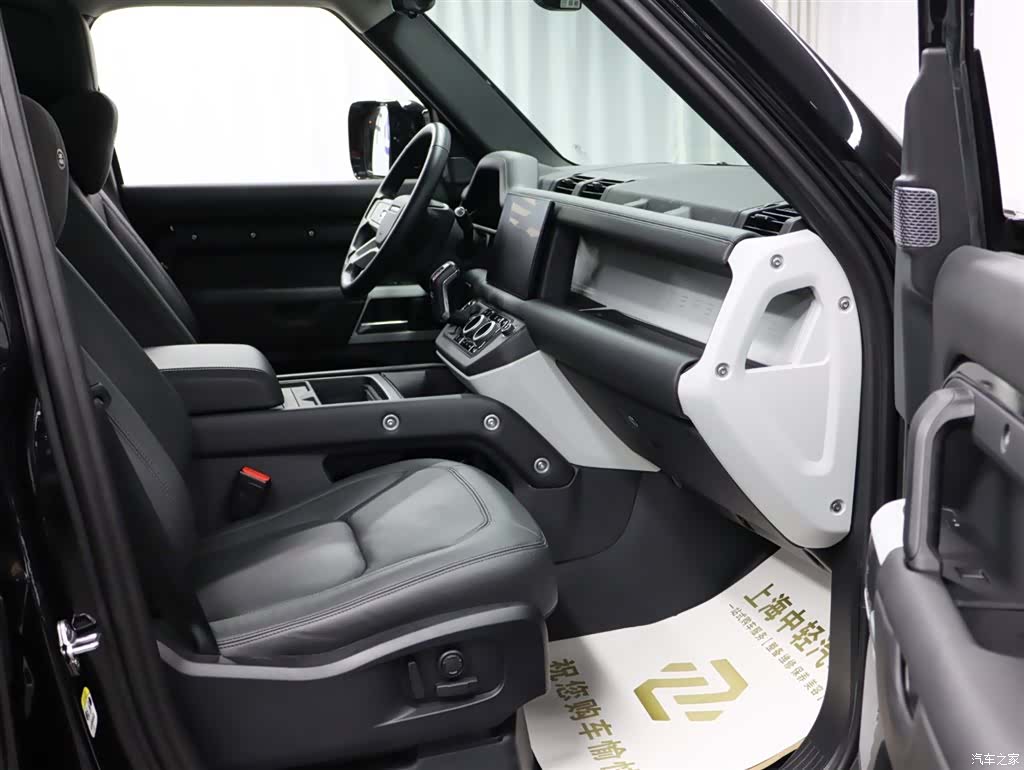 Land Rover Defender, 2024 19