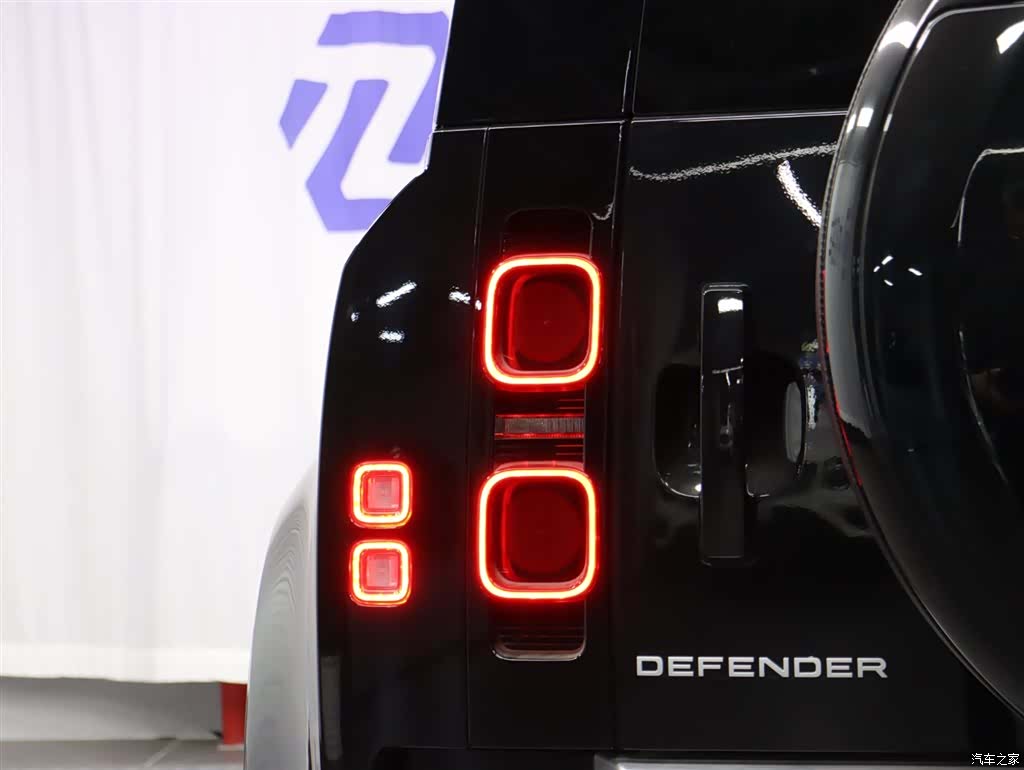 Land Rover Defender, 2024 27