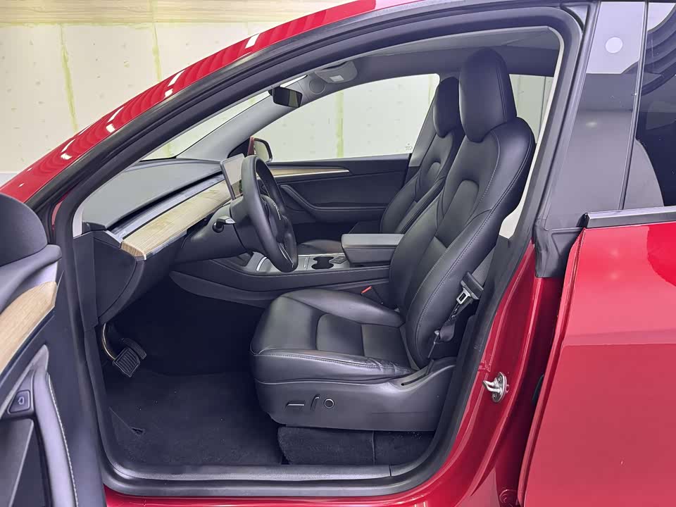 Tesla Model Y Tesla Model Y