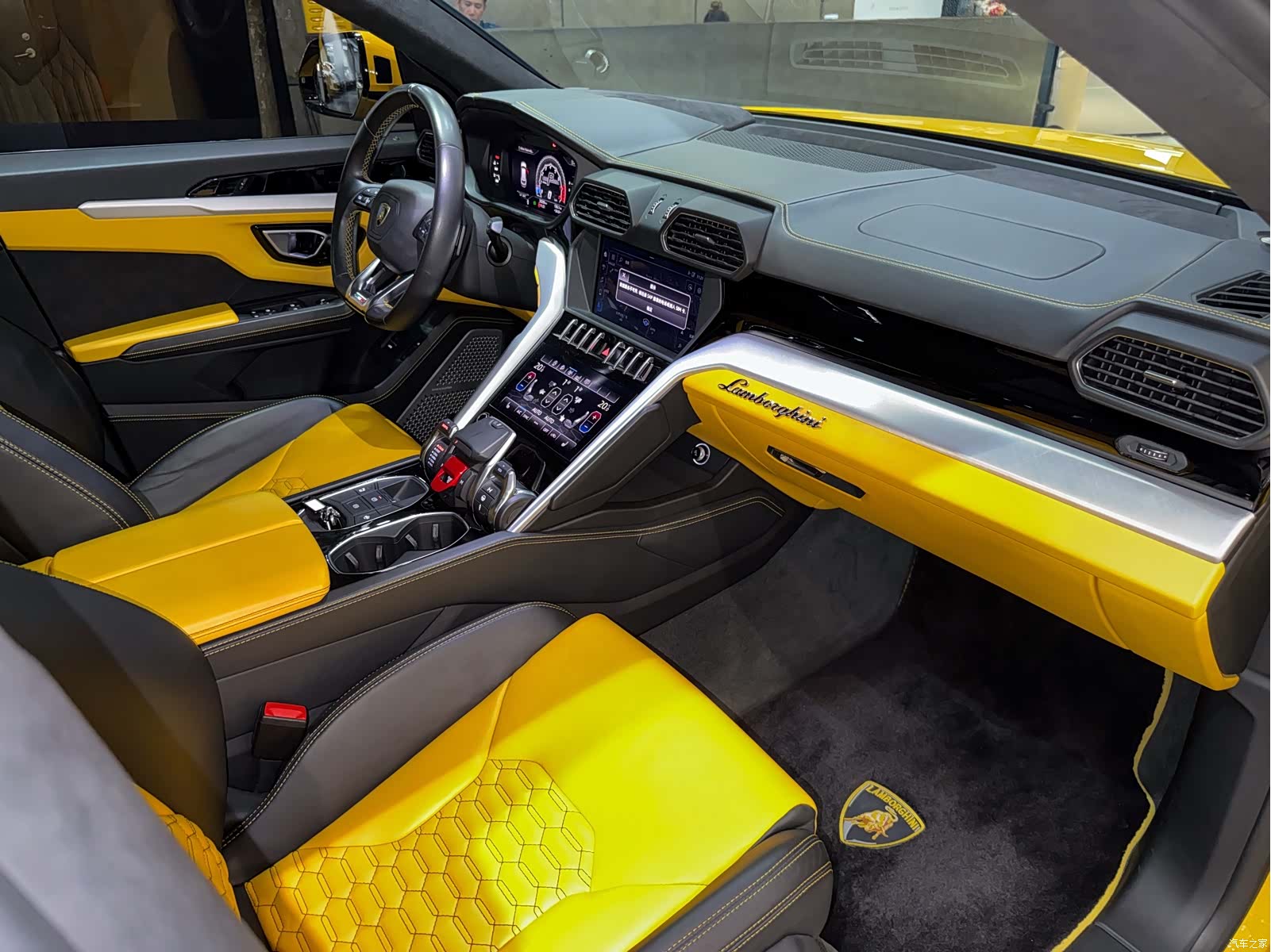 Lamborghini Urus, 2019 27
