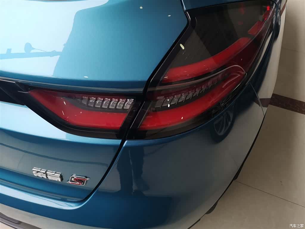 Geely Emgrand, 2021 8
