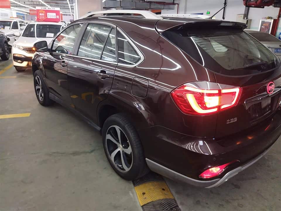 BYD S7