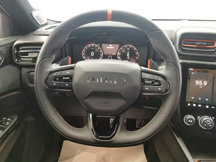 Lynk & Co 02 Hatchback