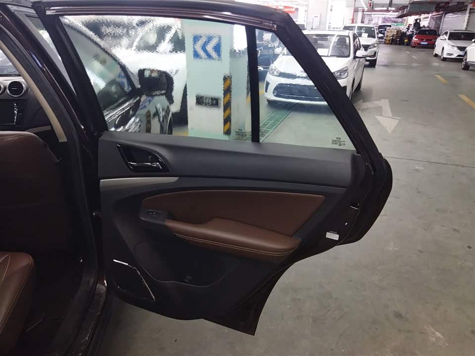 BYD S7