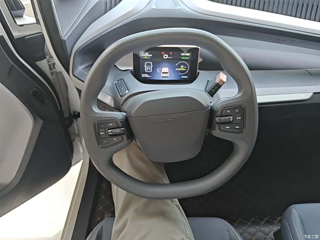 Wuling NanoEV, 2022 6