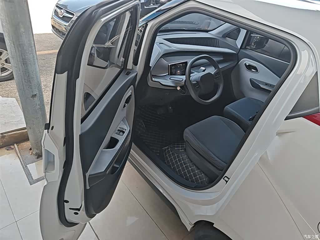 Wuling NanoEV, 2022 11