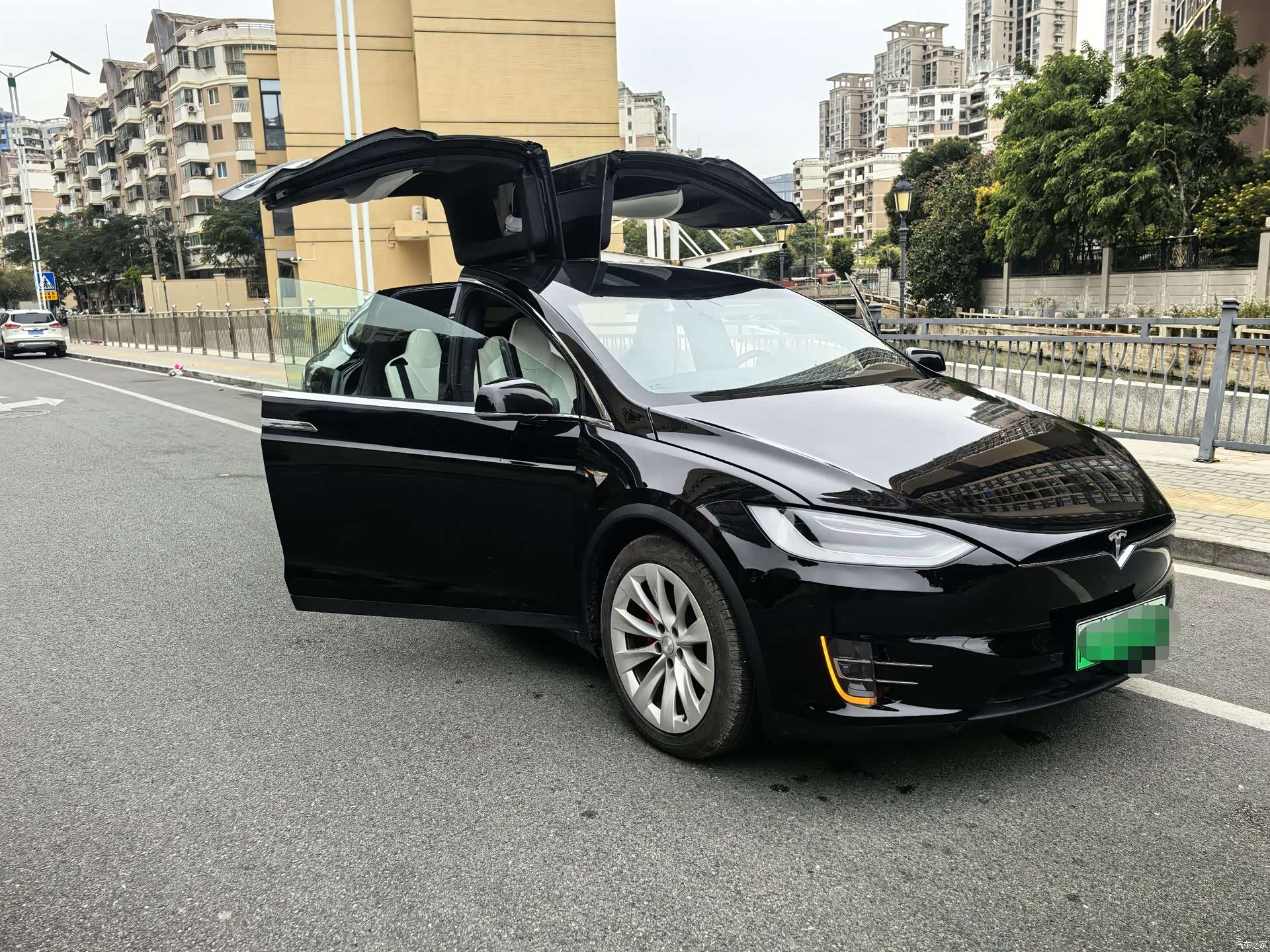 Tesla Model X, 2019 21