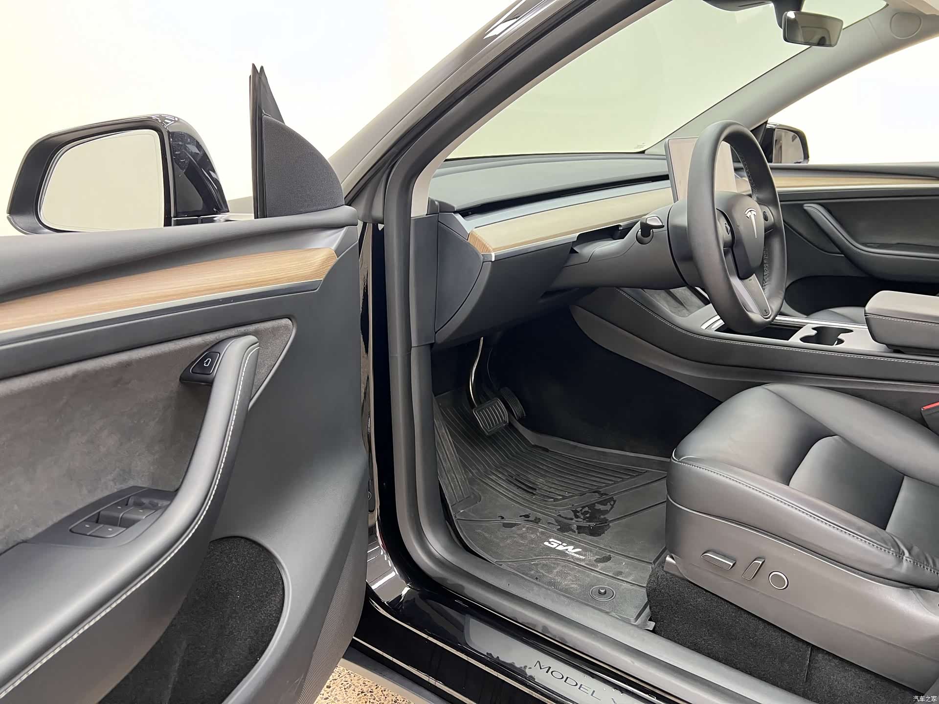 Tesla Model Y, 2022 17