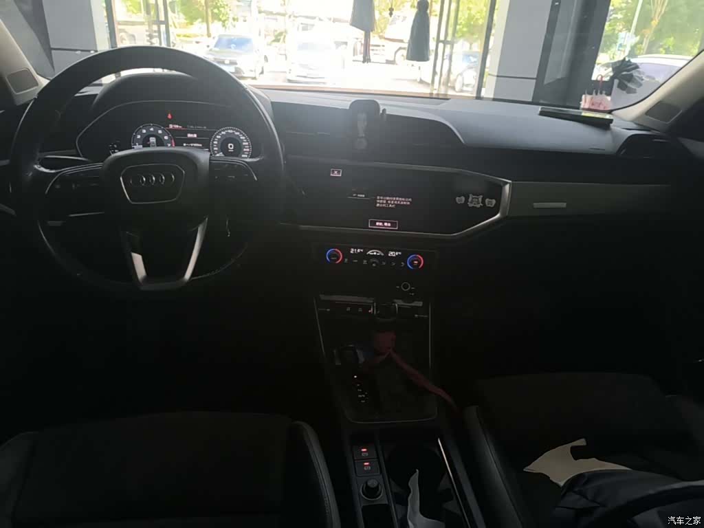 Audi Q3, 2020 10
