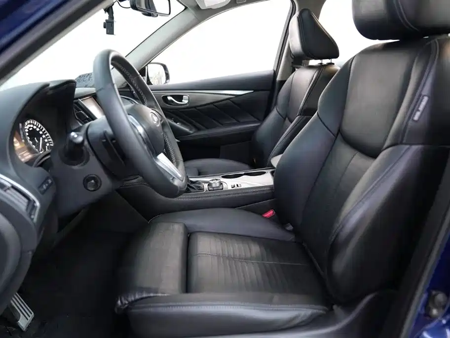 Infiniti Q50L