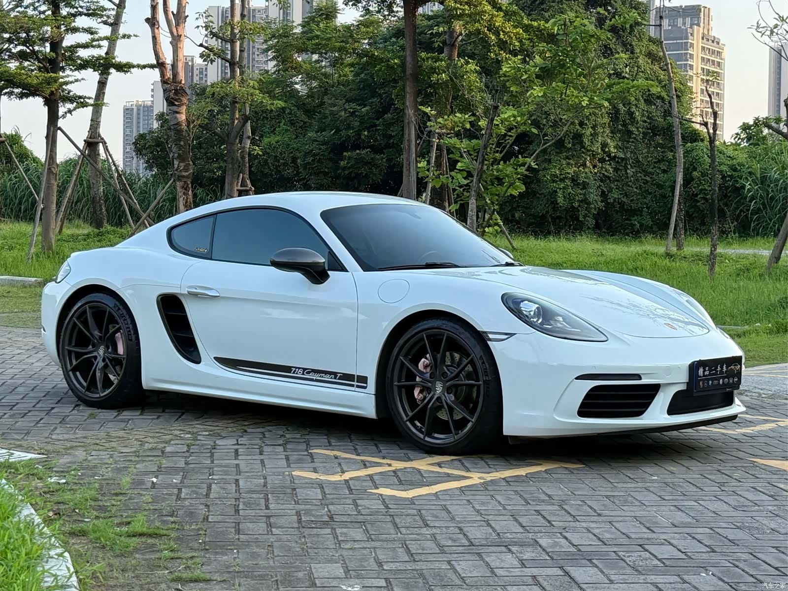 Porsche Cayman, 2020 3