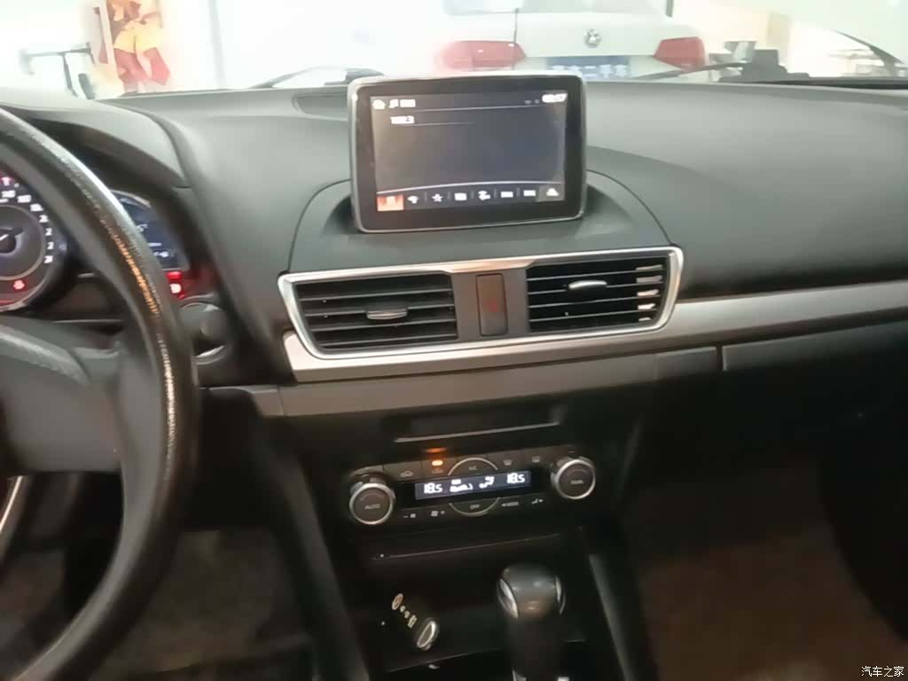 Mazda Mazda3, 2016 9