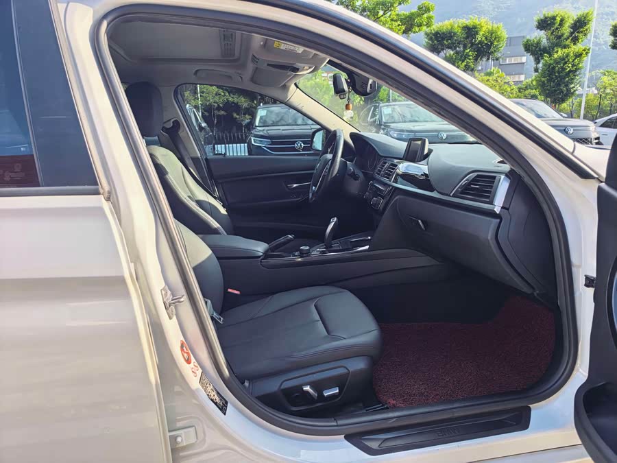 BMW 3 Series 2017, фото 6