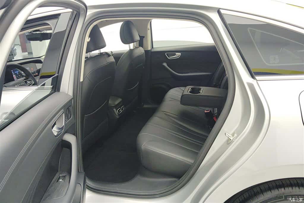 Roewe D7, 2025 11