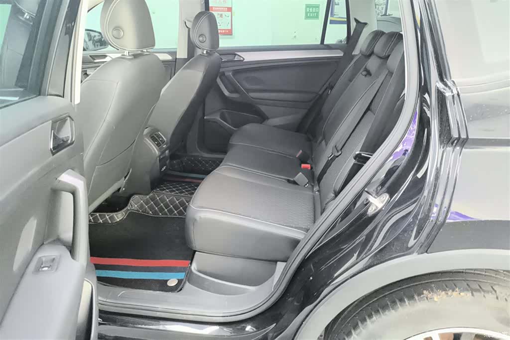 Volkswagen Tiguan L, 2021 11