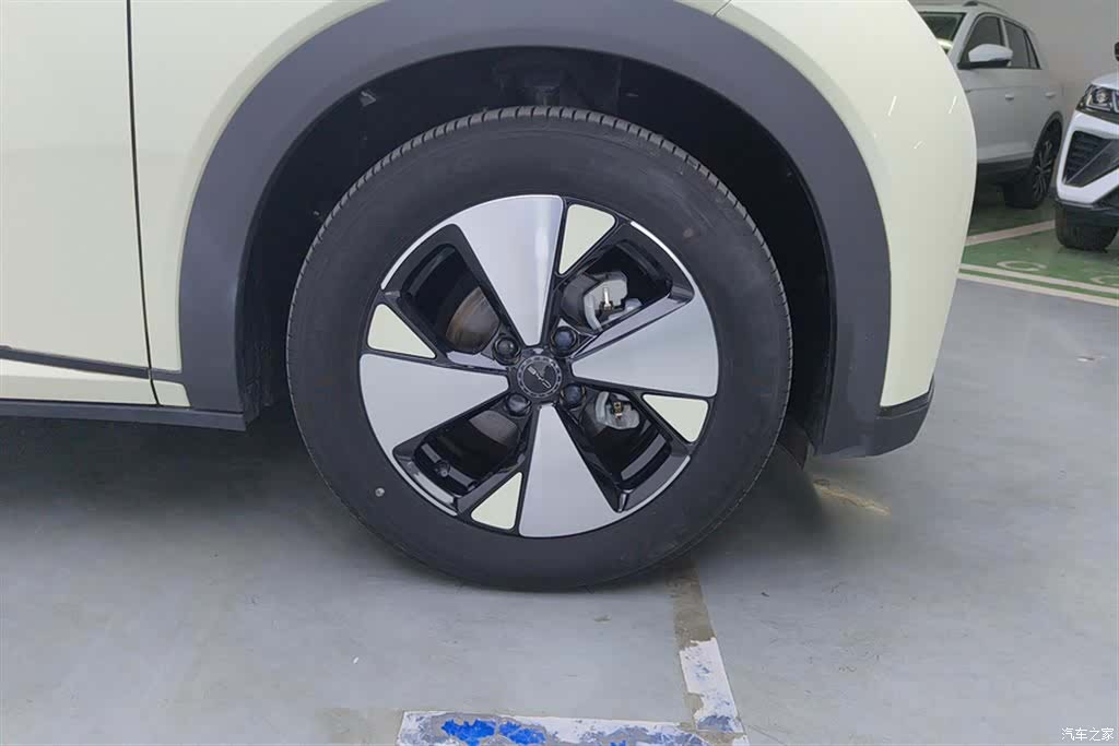 BYD Dolphin, 2023 6