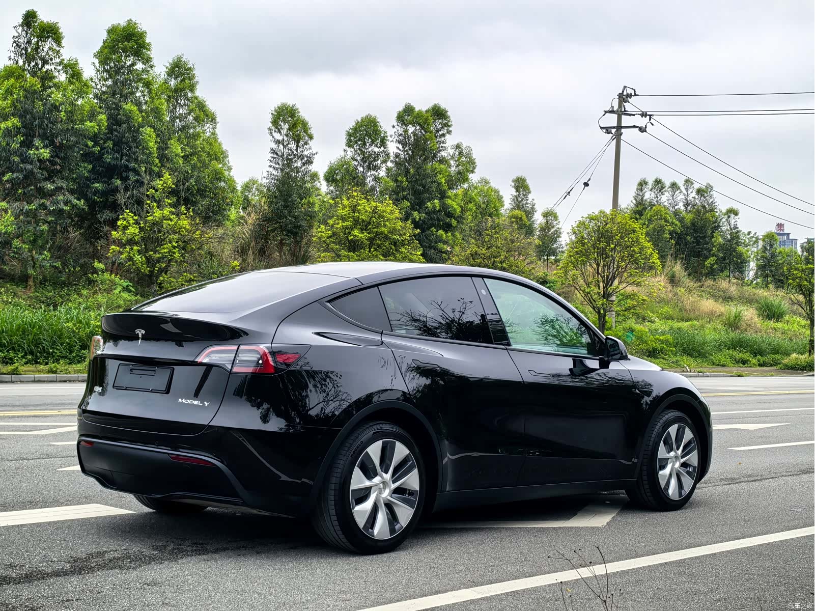 Tesla Model Y, 2023 6