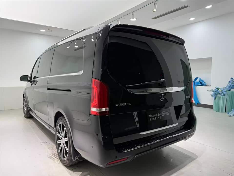 Mercedes-Benz V-class