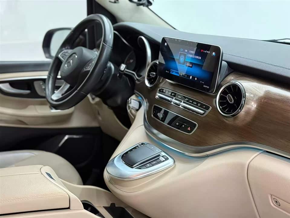 Mercedes-Benz V-class