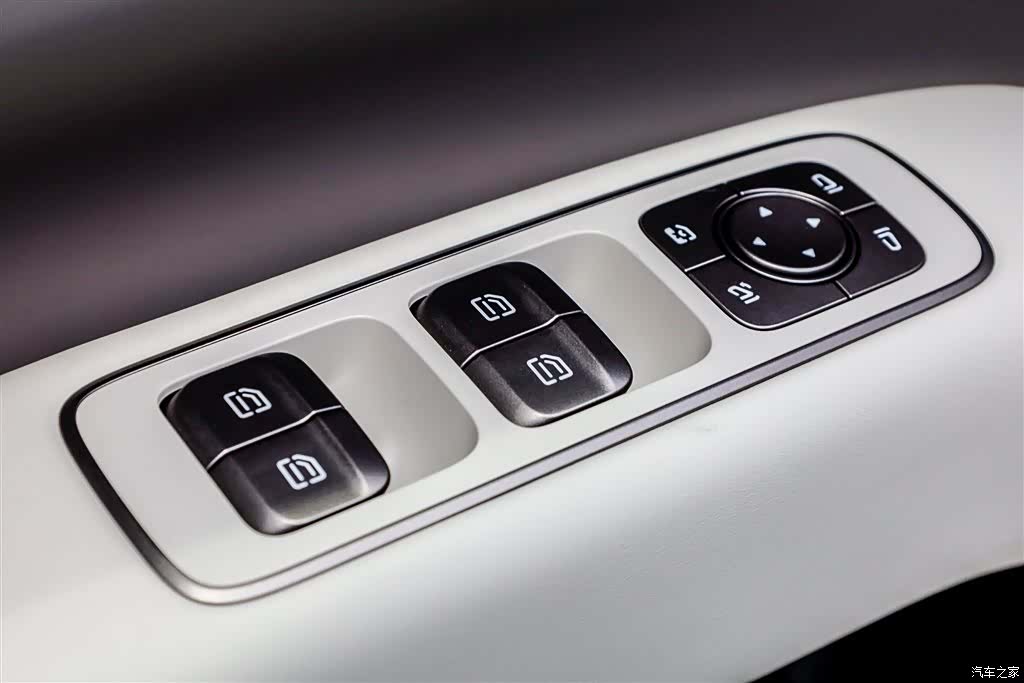 Li Auto i8, 2025 33