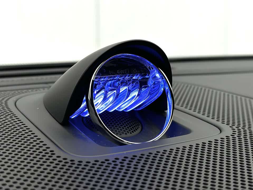 AITO Ask the world M9