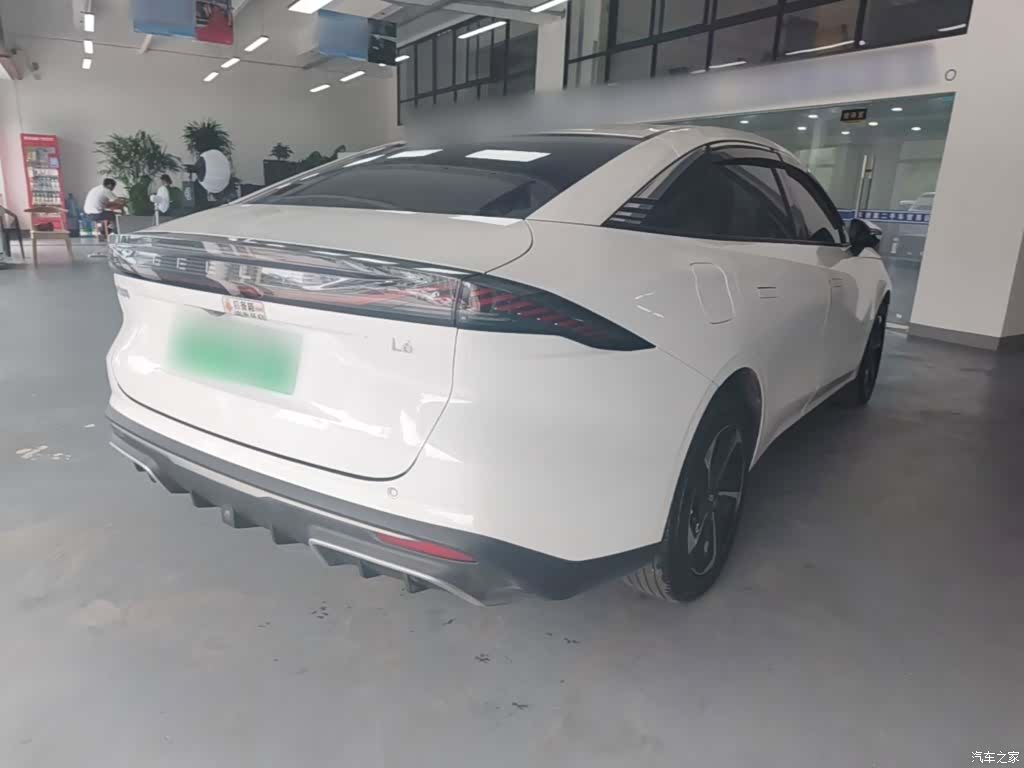 Geely Galaxy L6, 2024 7