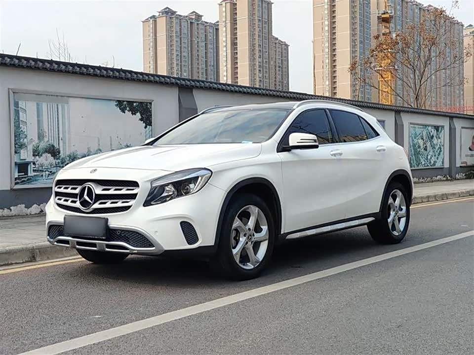 Mercedes-Benz GLA