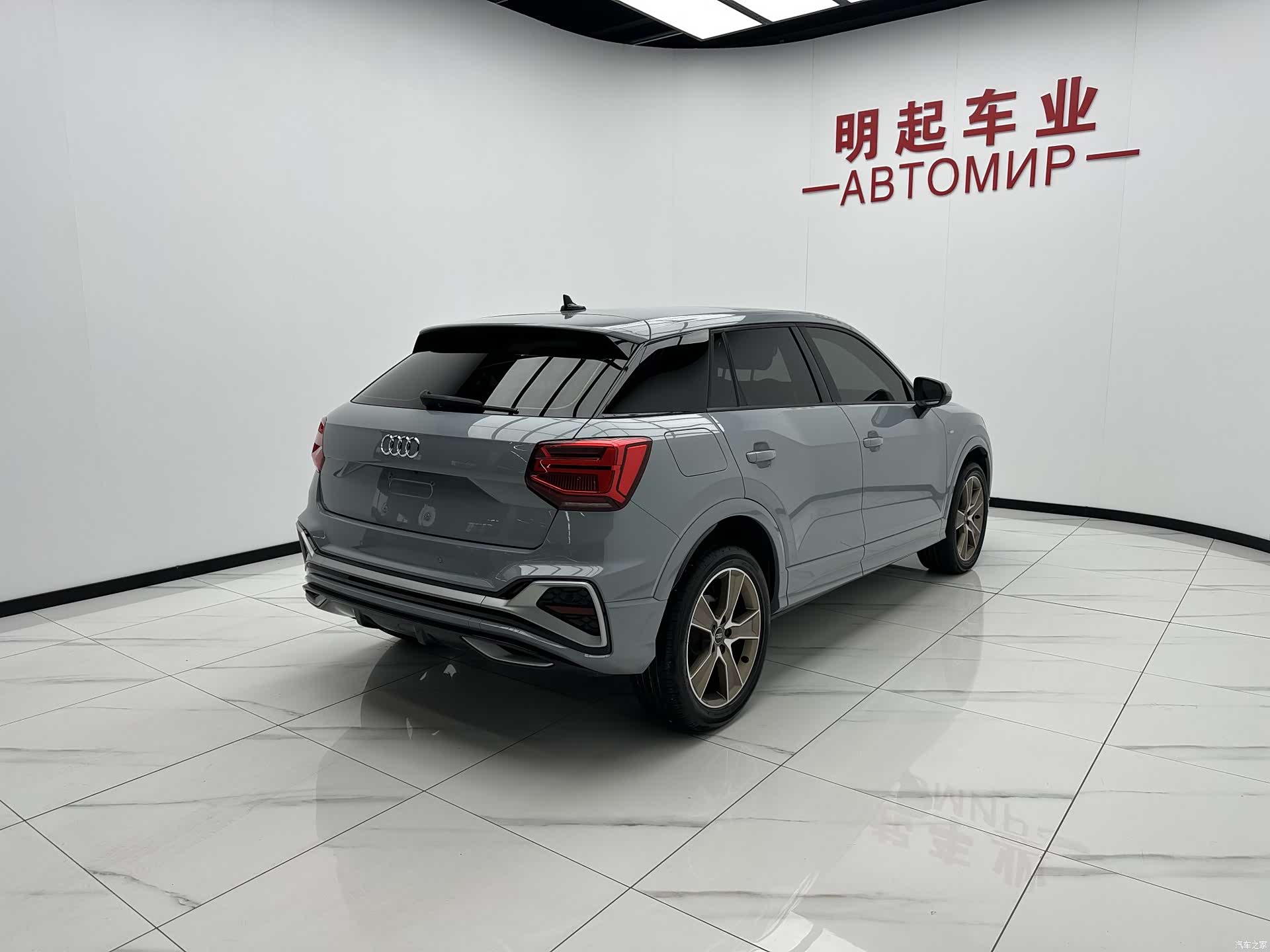 Audi Q2L, 2022 9