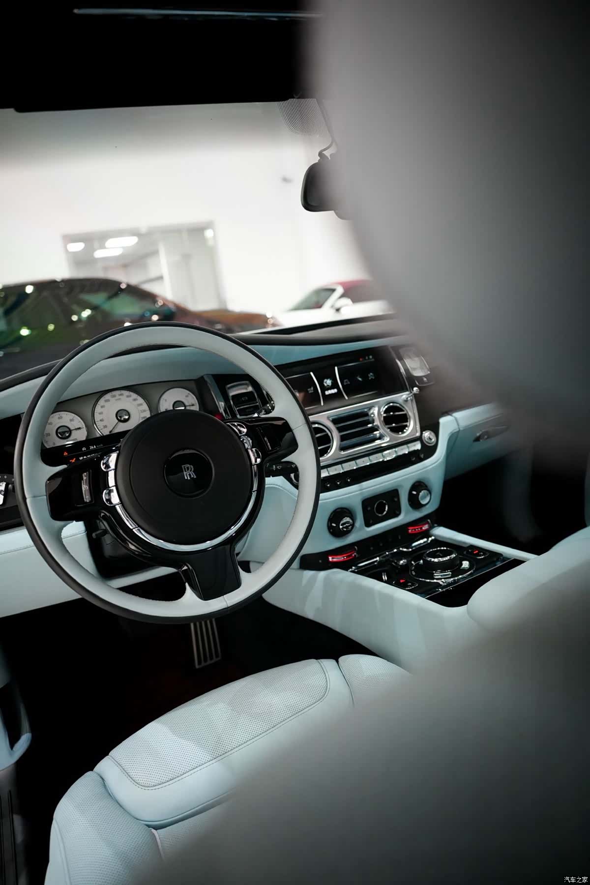 Rolls-Royce Ghost, 2019 13
