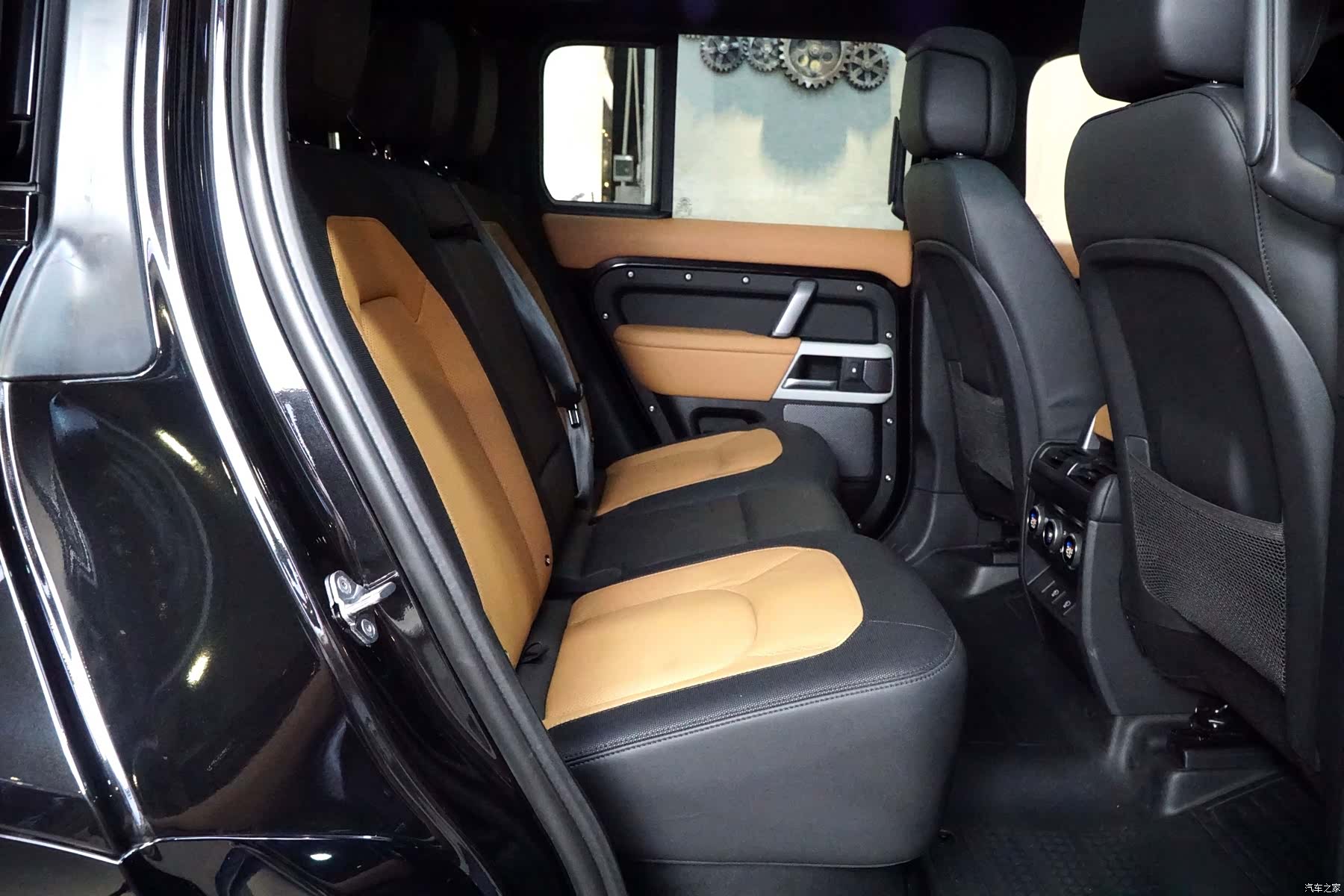 Land Rover Defender, 2024 20
