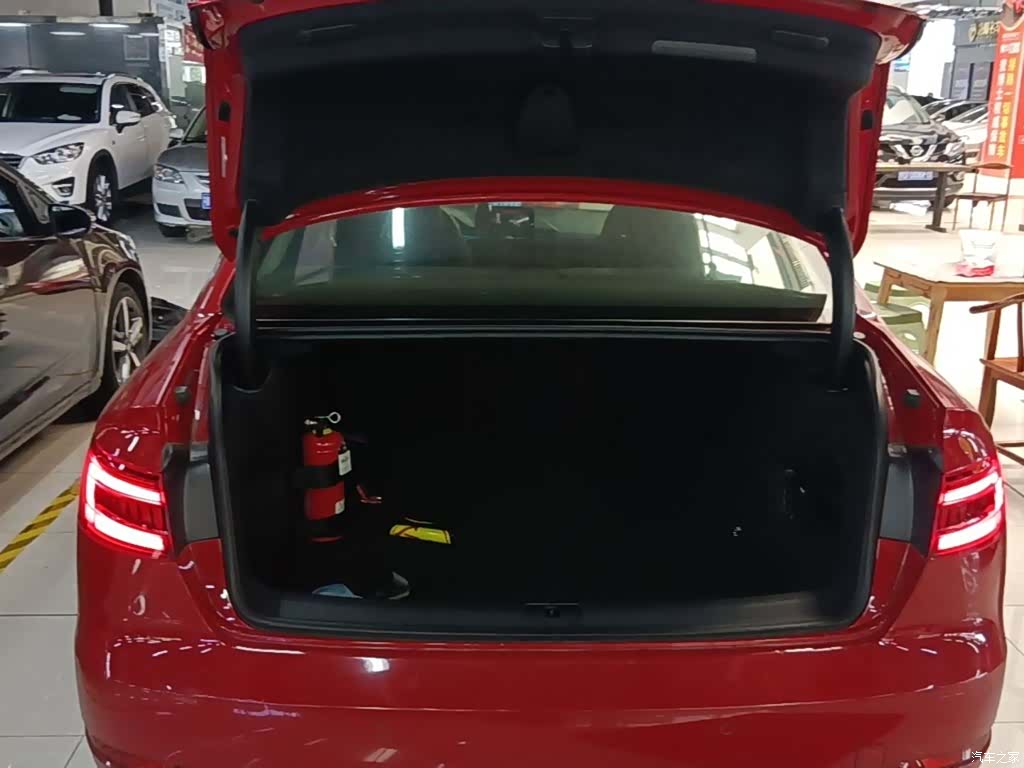 Audi A4L, 2018 19