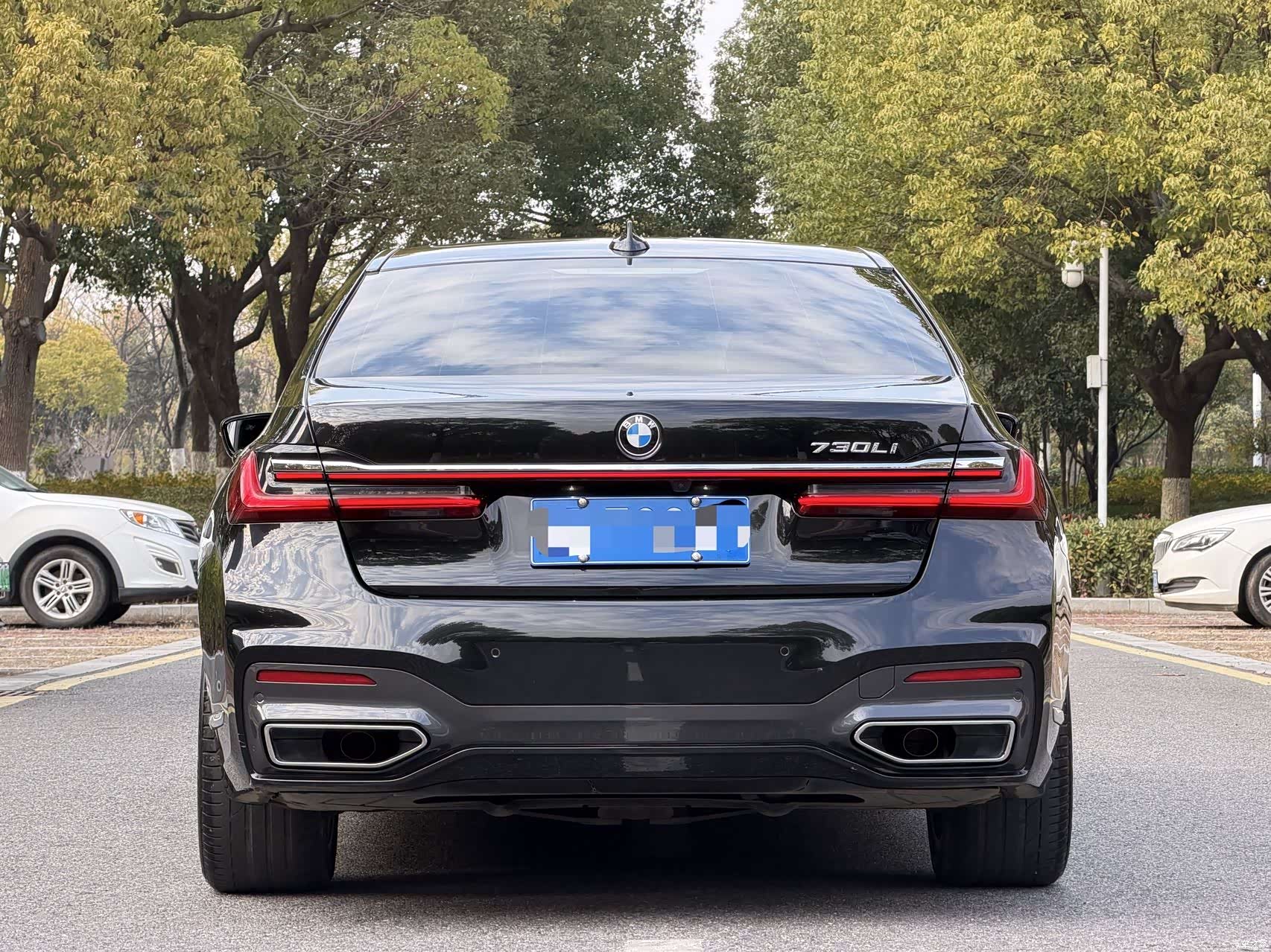 BMW 7 Series, 2021 все фото