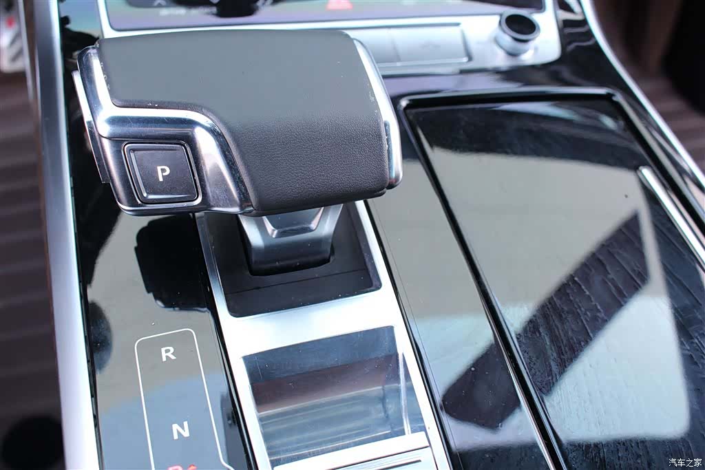 Audi Q7, 2021 9