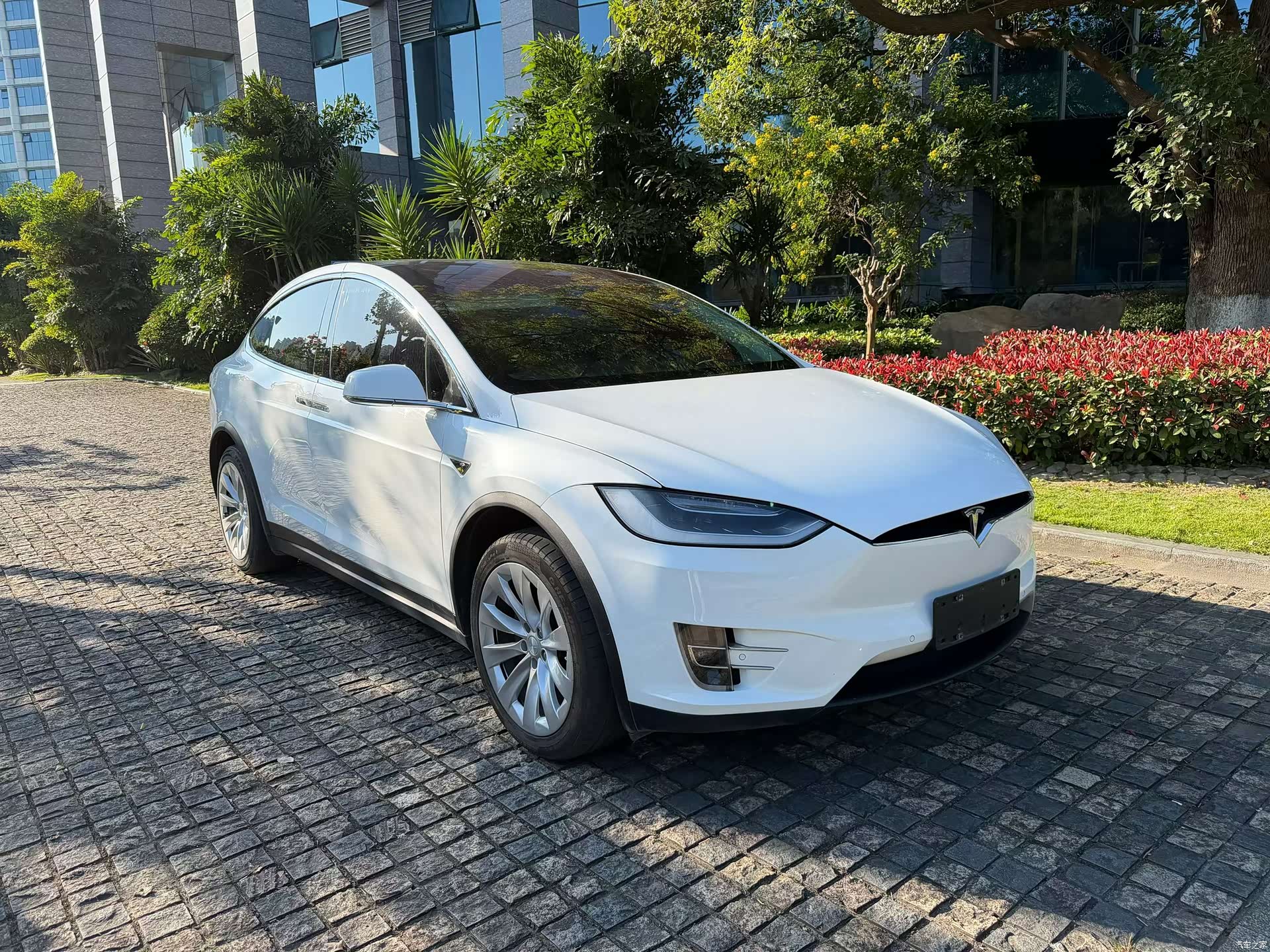 Tesla Model X, 2016 2
