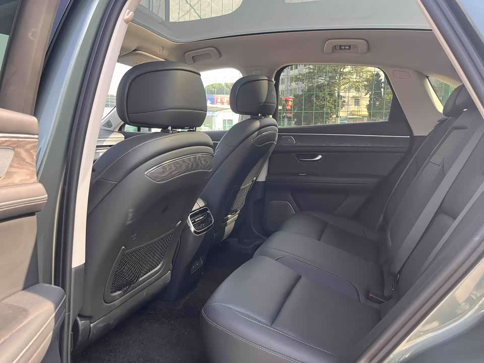 AITO Ask the world M5