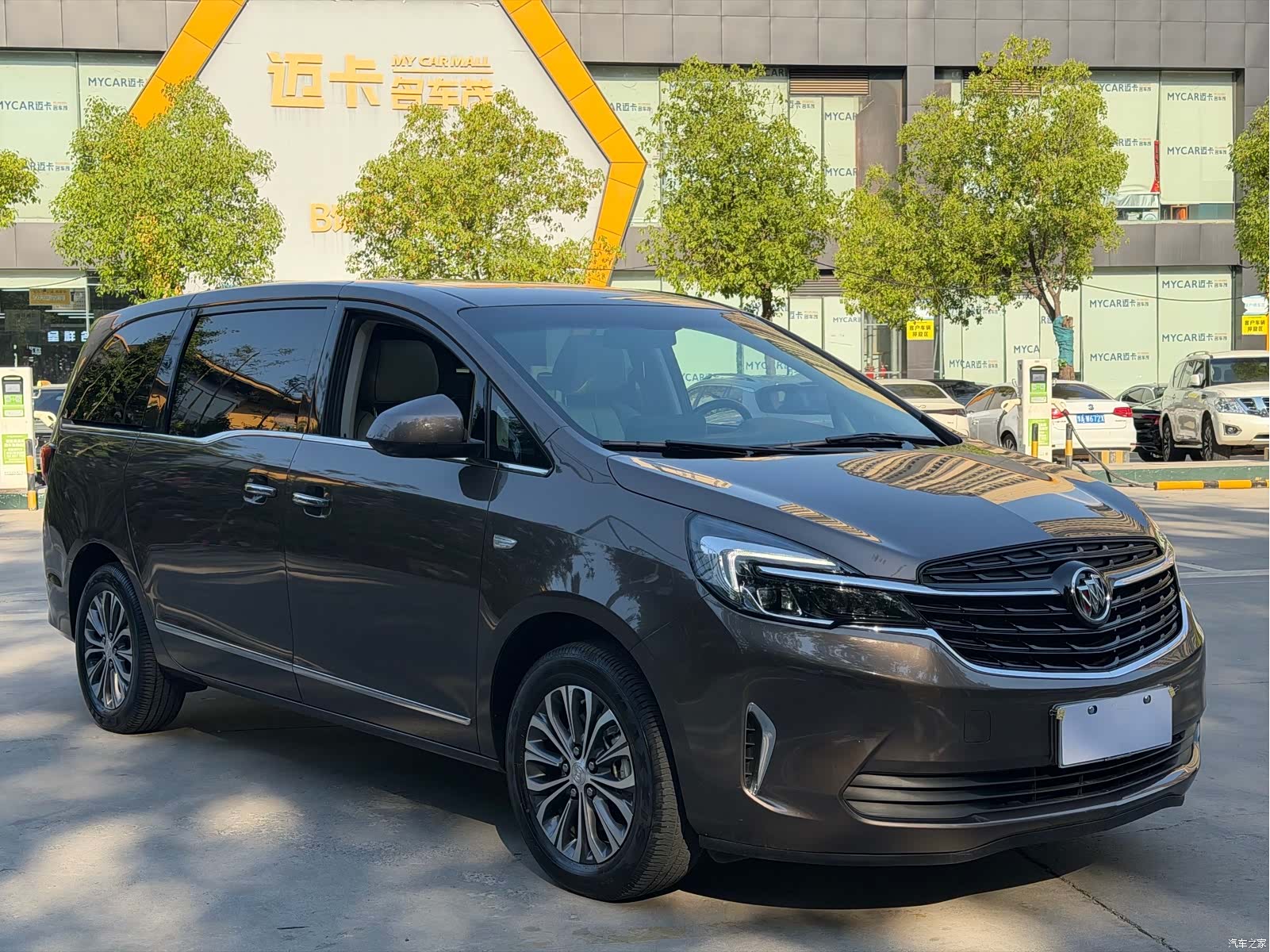 Buick GL8, 2020 3