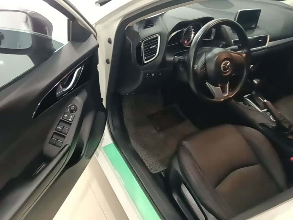 Mazda Mazda3, 2016 12
