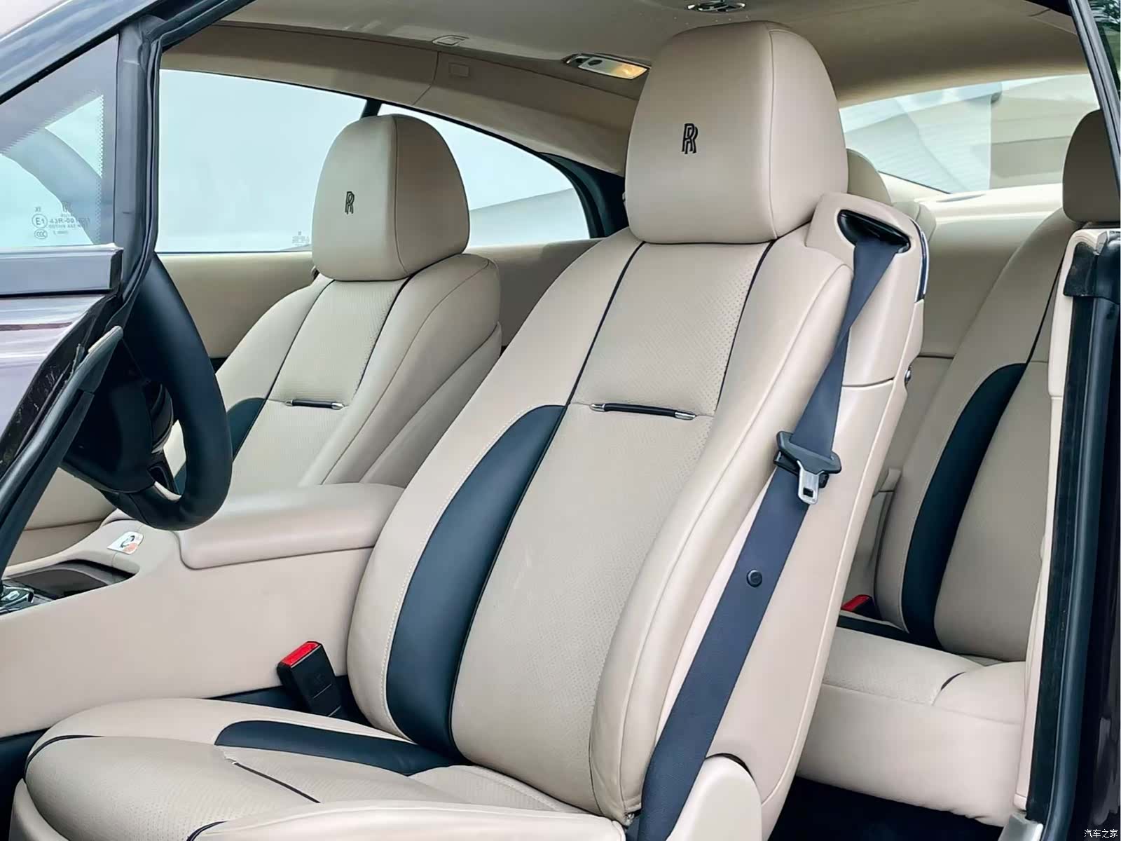Rolls-Royce Wraith, 2015 8