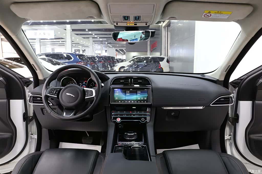 Jaguar F-PACE, 2019 9