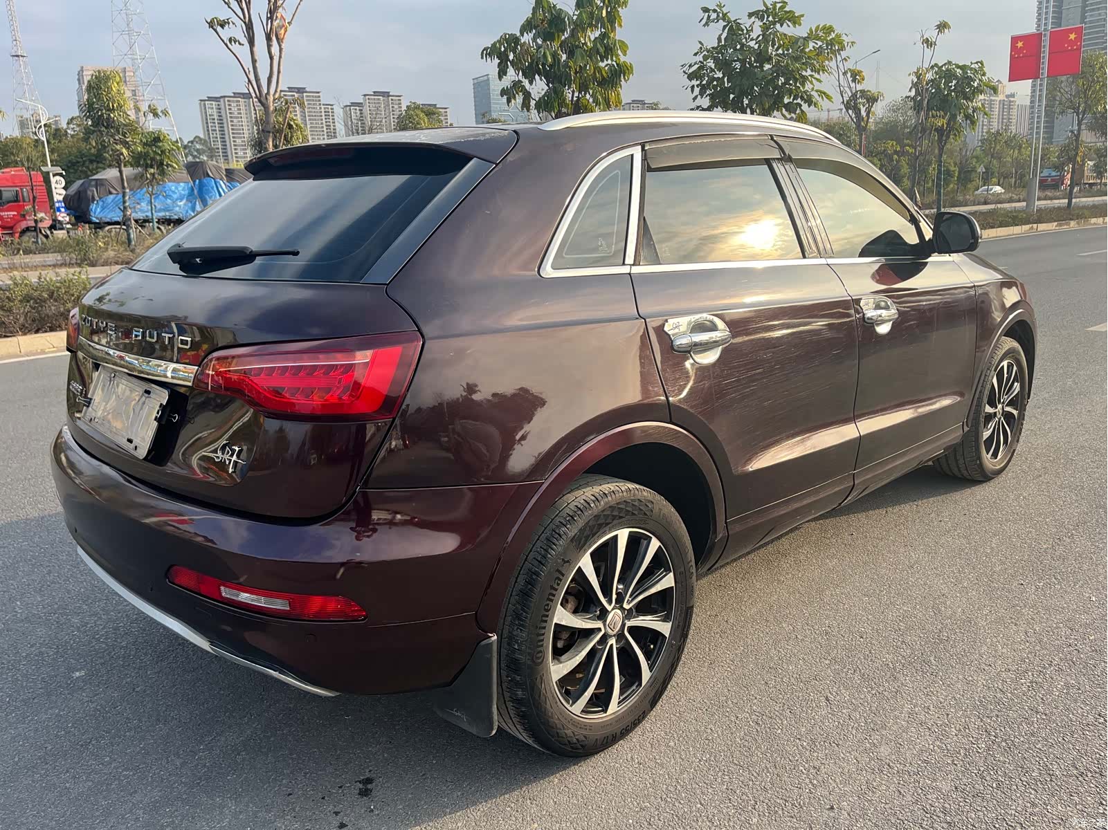 Zotye SR7, 2016 8