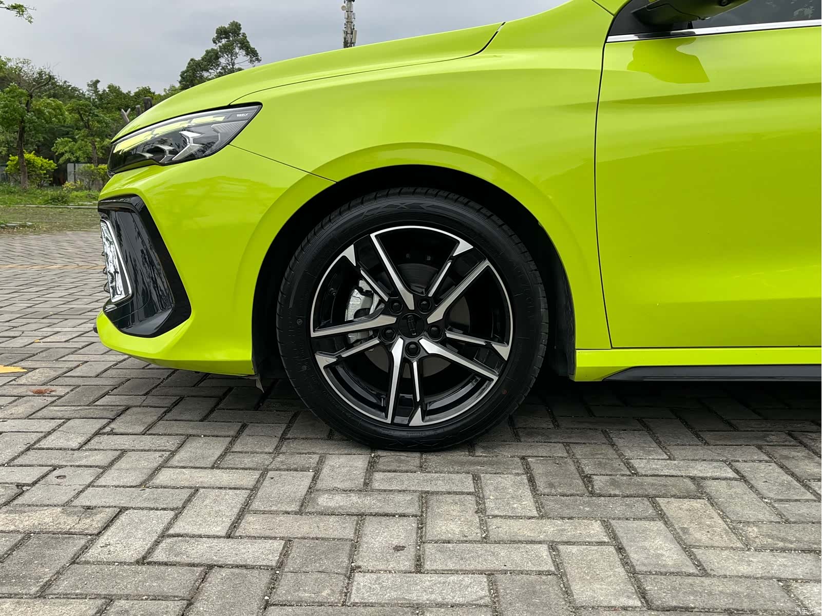 Geely Binray, 2022 10