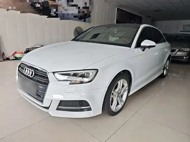 Audi A3 2019 — купить из Китая под заказ