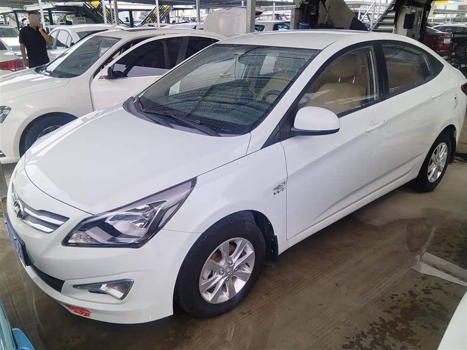 Hyundai Rena