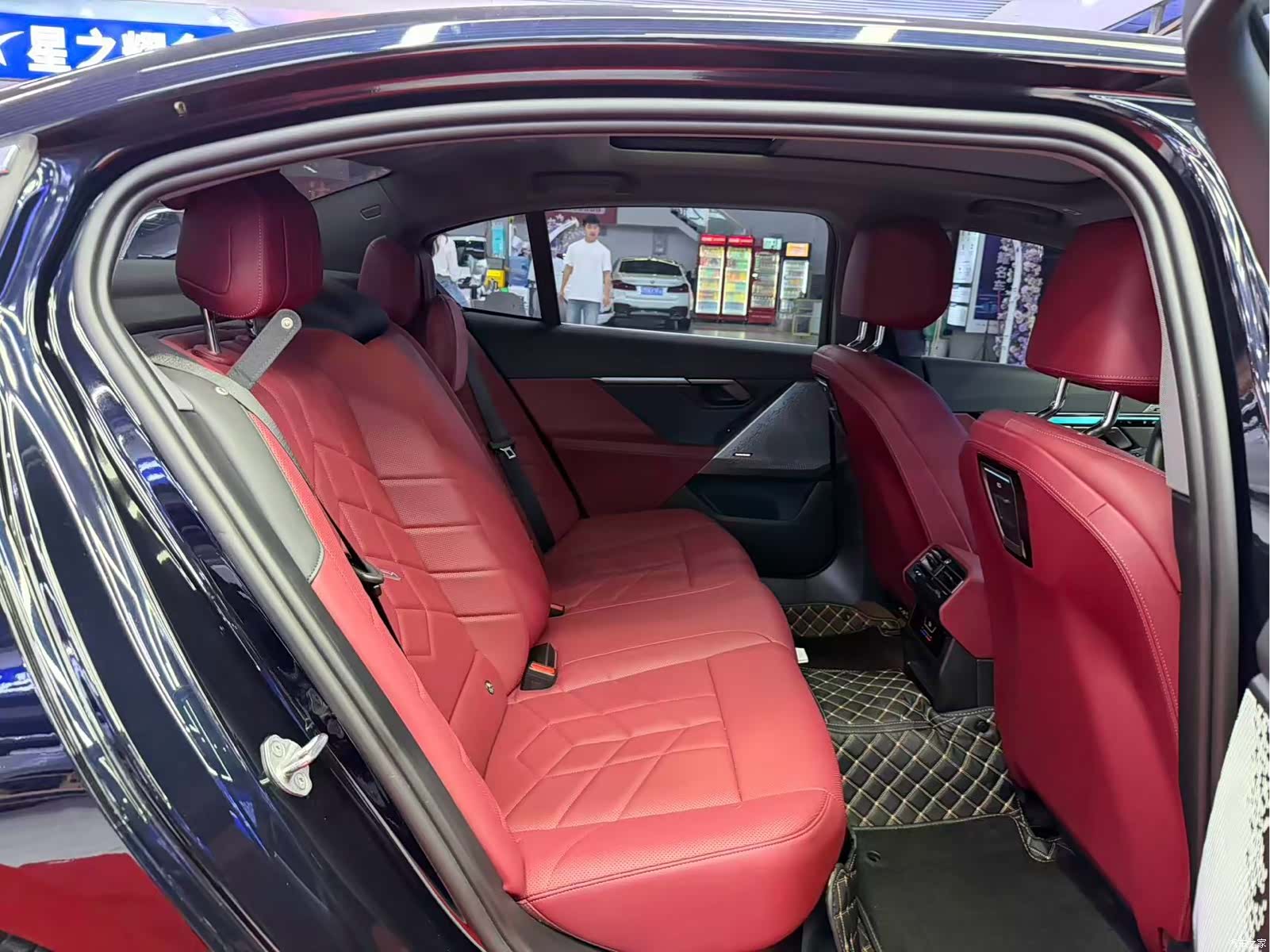 BMW 5 Series, 2025 15