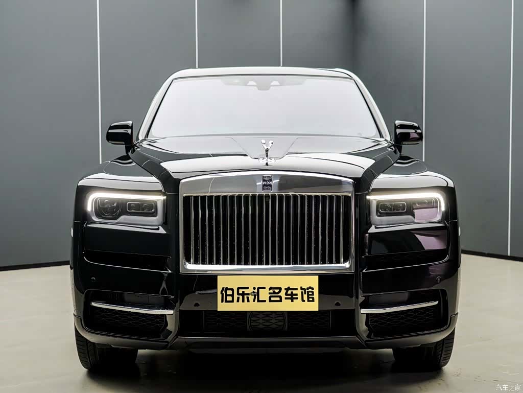 Rolls-Royce Cullinan, 2022 4