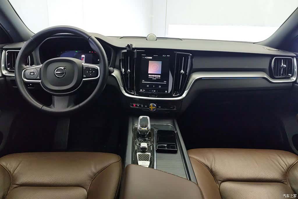 Volvo S60, 2025 12